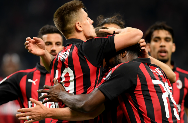 AC 米兰 2-1 佛罗伦萨 莱奥绝杀 欧冠资格关键战 重返前四